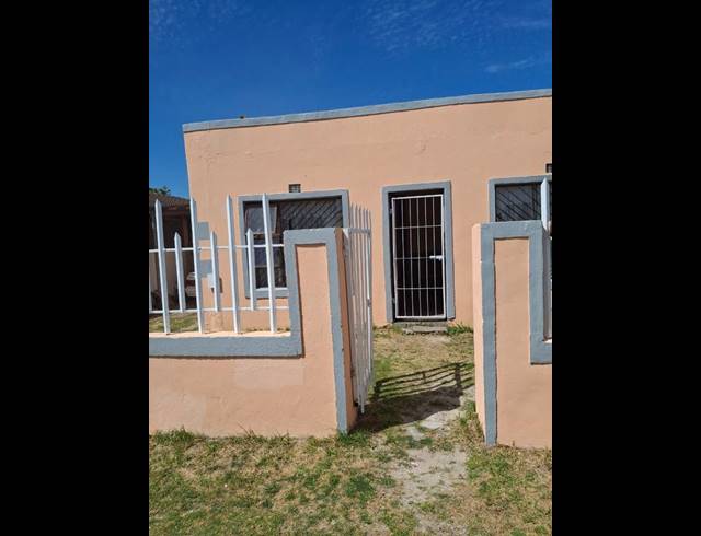 6 BEDROOM HOUSE FOR SALE IN FOREST VILLAGE